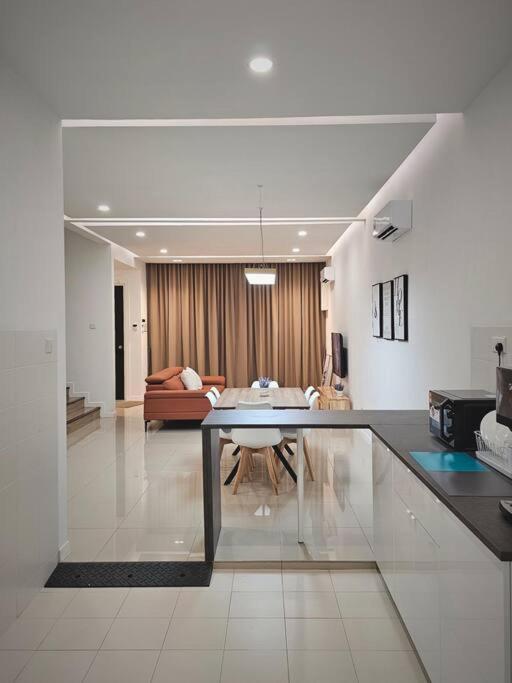 H+M Residence II 3Km To Setia City Convention Klang Exterior photo